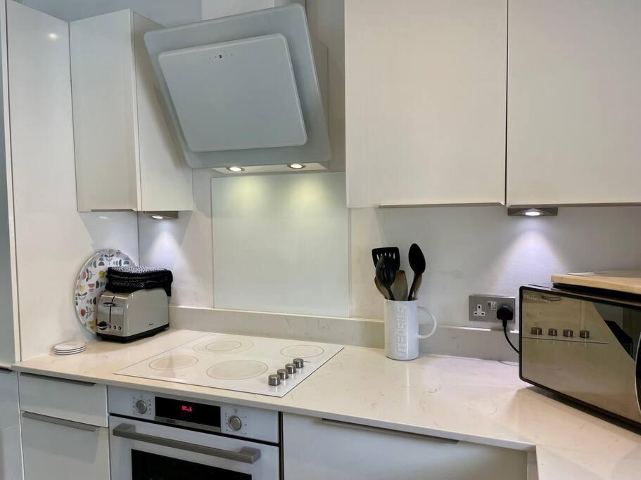 Modern 2 Bed Flat W Parking, Dog Friendly, Central Борнмут Экстерьер фото