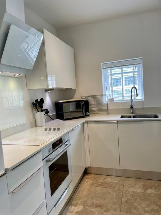 Modern 2 Bed Flat W Parking, Dog Friendly, Central Борнмут Экстерьер фото