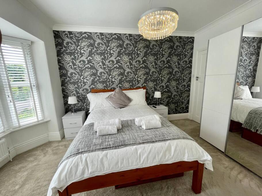Modern 2 Bed Flat W Parking, Dog Friendly, Central Борнмут Экстерьер фото