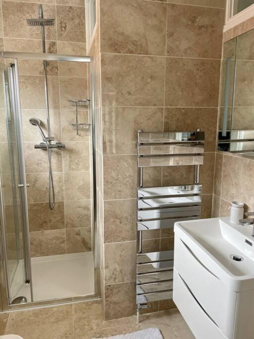 Modern 2 Bed Flat W Parking, Dog Friendly, Central Борнмут Экстерьер фото