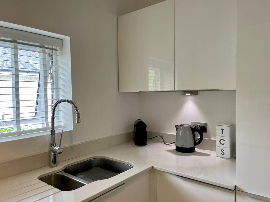 Modern 2 Bed Flat W Parking, Dog Friendly, Central Борнмут Экстерьер фото