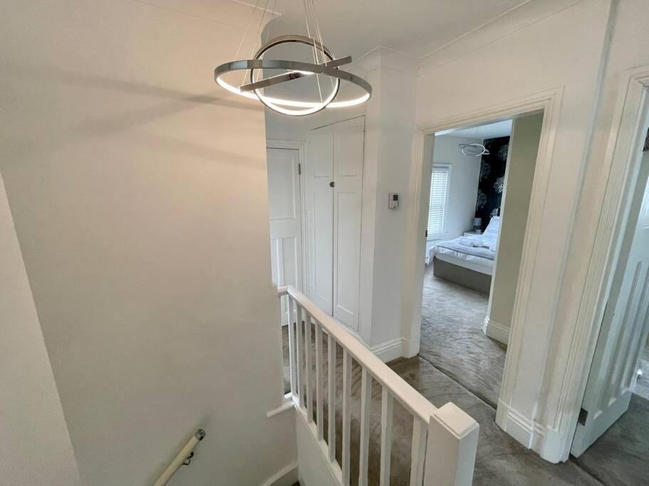 Modern 2 Bed Flat W Parking, Dog Friendly, Central Борнмут Экстерьер фото