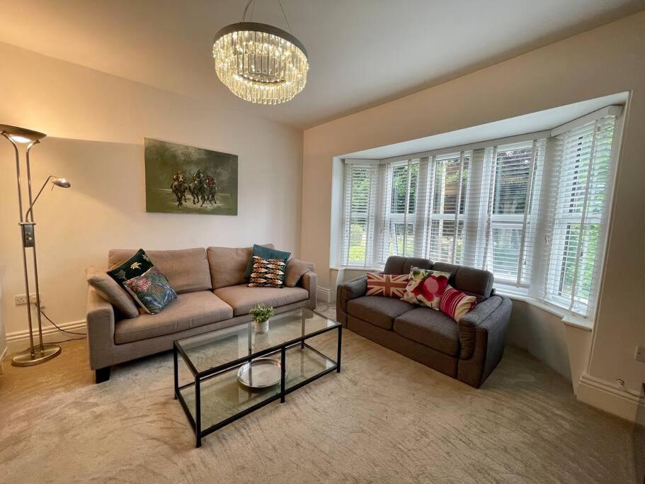 Modern 2 Bed Flat W Parking, Dog Friendly, Central Борнмут Экстерьер фото